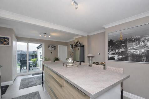Kitchen1.jpg