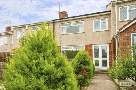 ** Zero Deposit Guarantee Available **
3-bed home in sought-after BS15 location featuring a spacious layout, modern kitchen, private rear garden and allocated parking. Ideal for families or profession