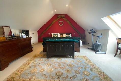 granary bed main 3.jpg