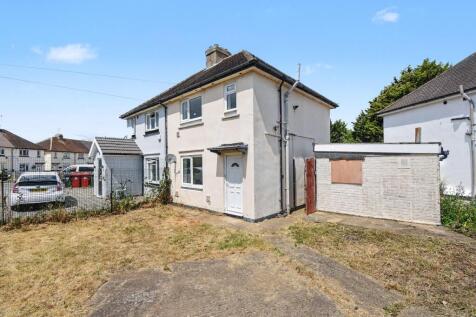 71 Moreland Avenue, Colnbrook, Slough SL3 0LL