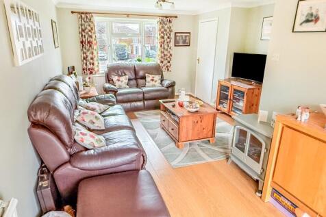 Lounge Pic 1