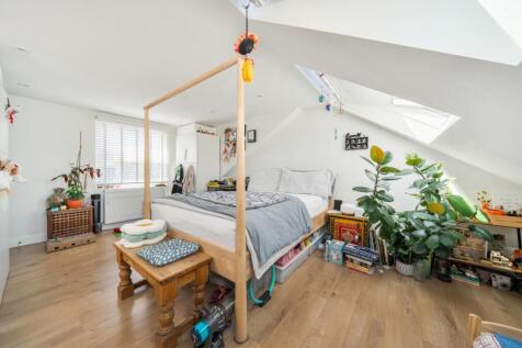 bedroom1b.jpg