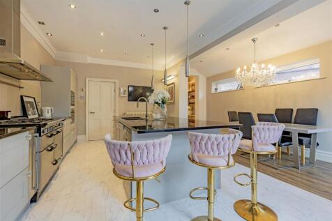 Stunning Kitchen/ Breakfast Room