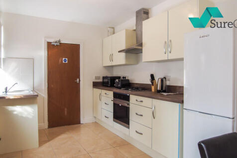 ACCOMODATION SUITABLE FOR - furnished room in the Erdington area. The house share INCLUDES ALL BILLS, WIFI, WHITE GOODS