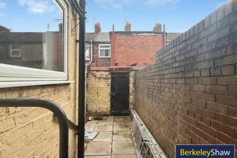 Rear yard (2)