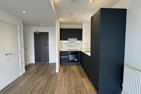 kitchen pic 2.jpeg