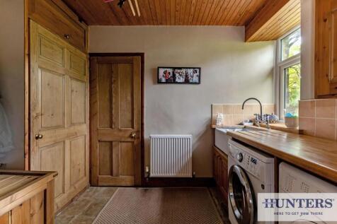 97995_Paddock House Swincar Avenue Yeadon (8) - C