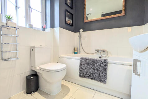 PXL_20251211_102453773.MP~2