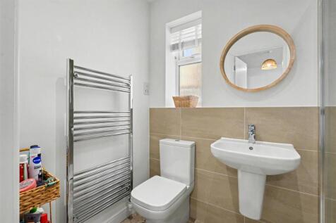 Shower Room.jpeg