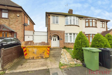 3 Bedroom Semi-Detached in NN8 3PX