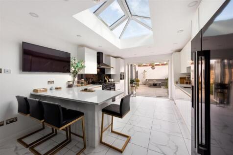 Finch Gardens, E4