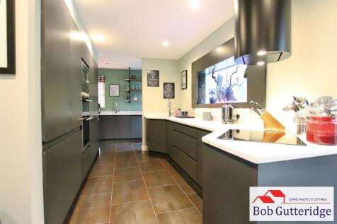 FITTED KITCHEN / BREAKFAST ROOM