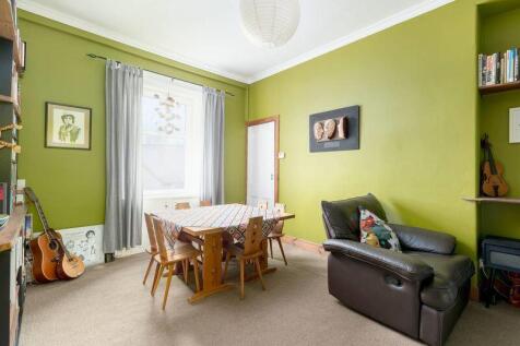 4 bed, 1 bath Flat in Leeds - Photo 5