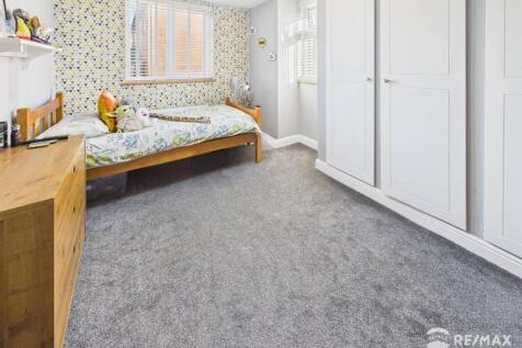 Bedroom (2).jpg