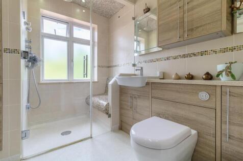 shower / steam room