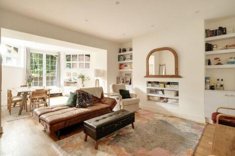 Sitting/Dining Room