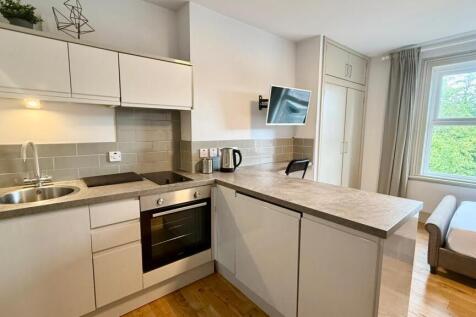 ** Zero Deposit Guarantee Available **
***WIFI AND WATER INCLUDED***FURNISHED***AVAILABLE NOW***