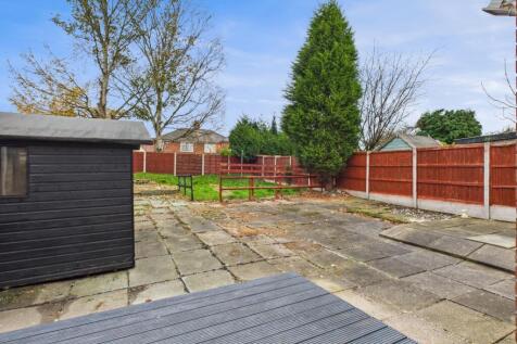 CAM03729G0-PR0172-STILL020