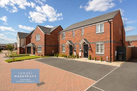 Three Bedroom Semi-Detached Property on Desirable