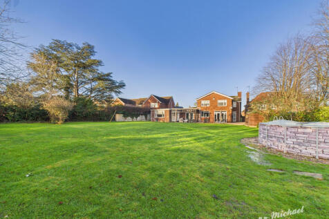 CAM03218G0-PR0847-STILL013