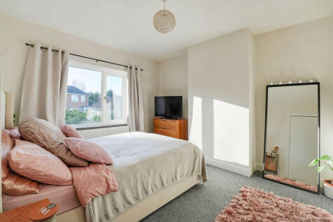 3 bed, 1 bath Semi-Detached in Sheffield - Photo 4
