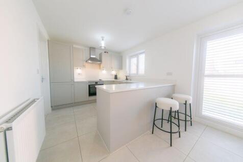 Kitchen &amp; dining room