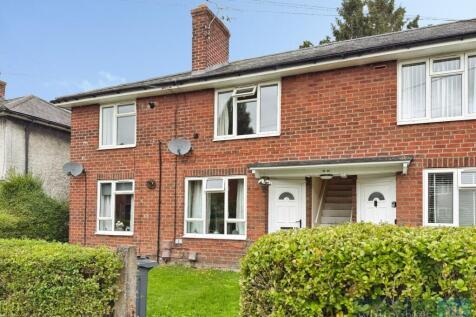 2 Bedroom Flat in LL12 7NW