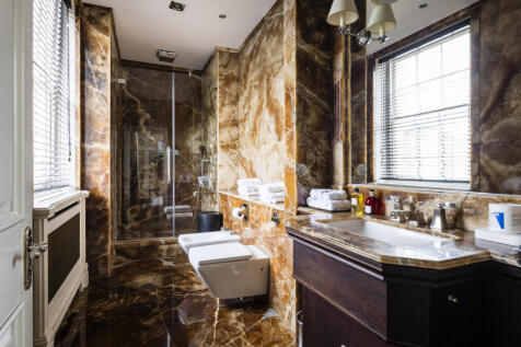 6 bed, 9 bath Town House in London - Photo 17