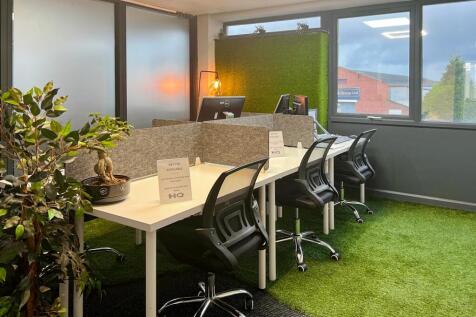 Office to rent in leeds