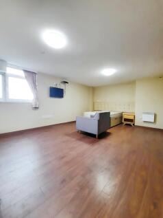 NO DEPOSIT OPTION AVAILABLE This STUDIO apartment is positioned on the third floor and is a must to view! A bright and spacious apartment located in a popular residential area with easy access into th