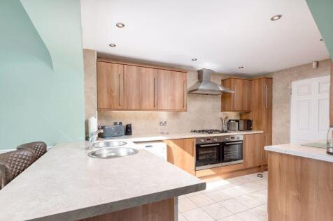 3 bed, 1 bath Terraced in Leeds - Photo 7