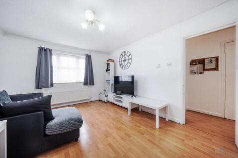 2 bed flat for sale Lupin Crescent, Ilford IG1