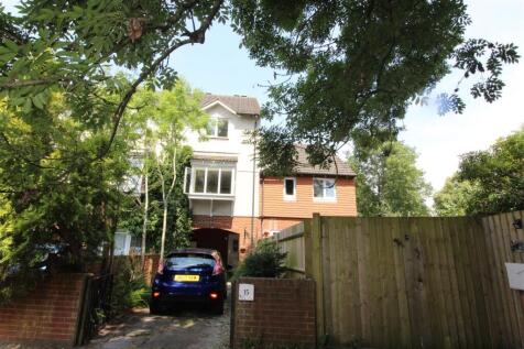3 Bedroom House in SO15 2TR