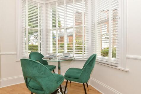 Kitchen/ Living Room