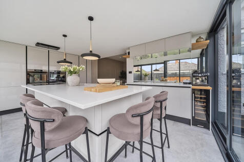 Kitchen / Breakfast Room