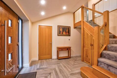 30 Carsington Crescent (10).jpg