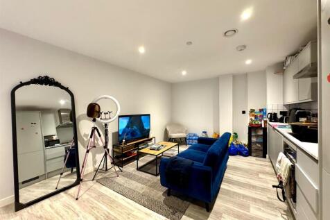 Lounge pic 1.jpeg