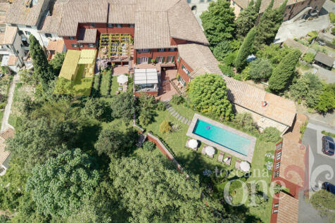 4- casa pucci retro.