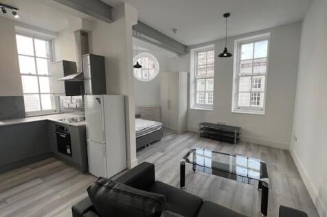 Available 1st October 2026. £850pcm. Brand new city centre apartment in the heart of Leeds. The exceptional property has just been completed and provides a loft style apartment ideal for a single pers