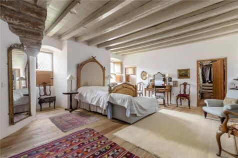 10 bed, 6 bath Detached in Edinburgh - Photo 10