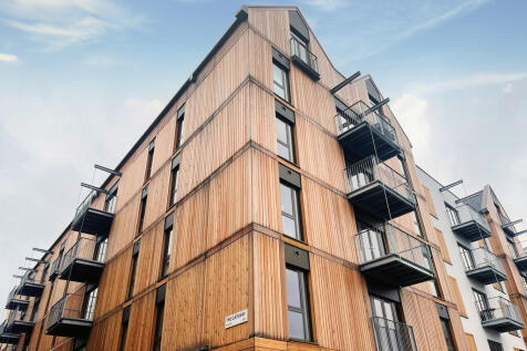 Berkeley Estates & Management are pleased to bring to the market this stunning two bedroom, contemporary apartment set amongst Bristol's glorious harbourside. Found in the award-winning development, W