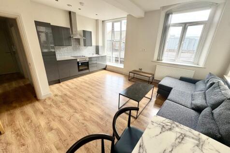 Park Estates are delighted to offer for Let this Two Bedroom 4th Floor Furnished Flat located on Dale Street close to Moorfields Station and within easy reach of all City Centre amenities. Open plan K