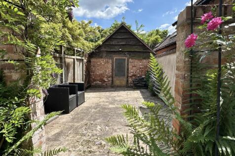 courtyard -out house