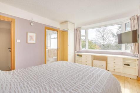 40 Wycombe Road, HP15 6RY-7.jpg