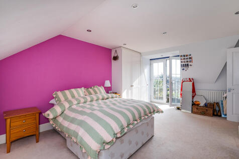 6 bed, 3 bath Semi-Detached in glasgow - Photo 8