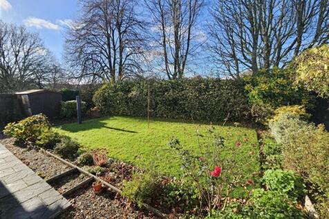 Gardens to Rear.jpg