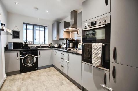 Fitted Dining Kitchen / Day Room