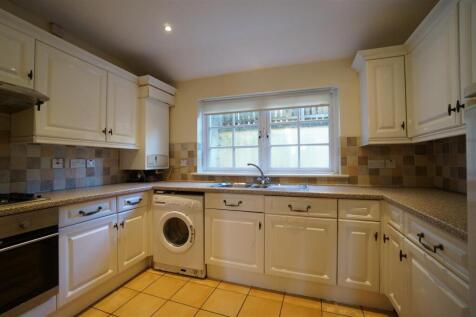 4 Bedroom House in LL57 2SF