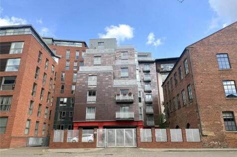 AVAILABLE 20/7/26, LIGHT APARTMENT WITH FLOOR TO CEILING WINDOWS, EASY ACCESS TO THE CITY. LOW DEPOSIT OPTION. LARGE FRIDGE/FREEZER.