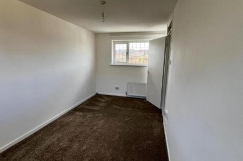 Master bedroom 3.jpg